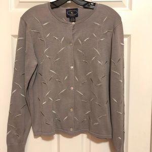 SOLD 😍 Vintage embroidered feather gray cardigan